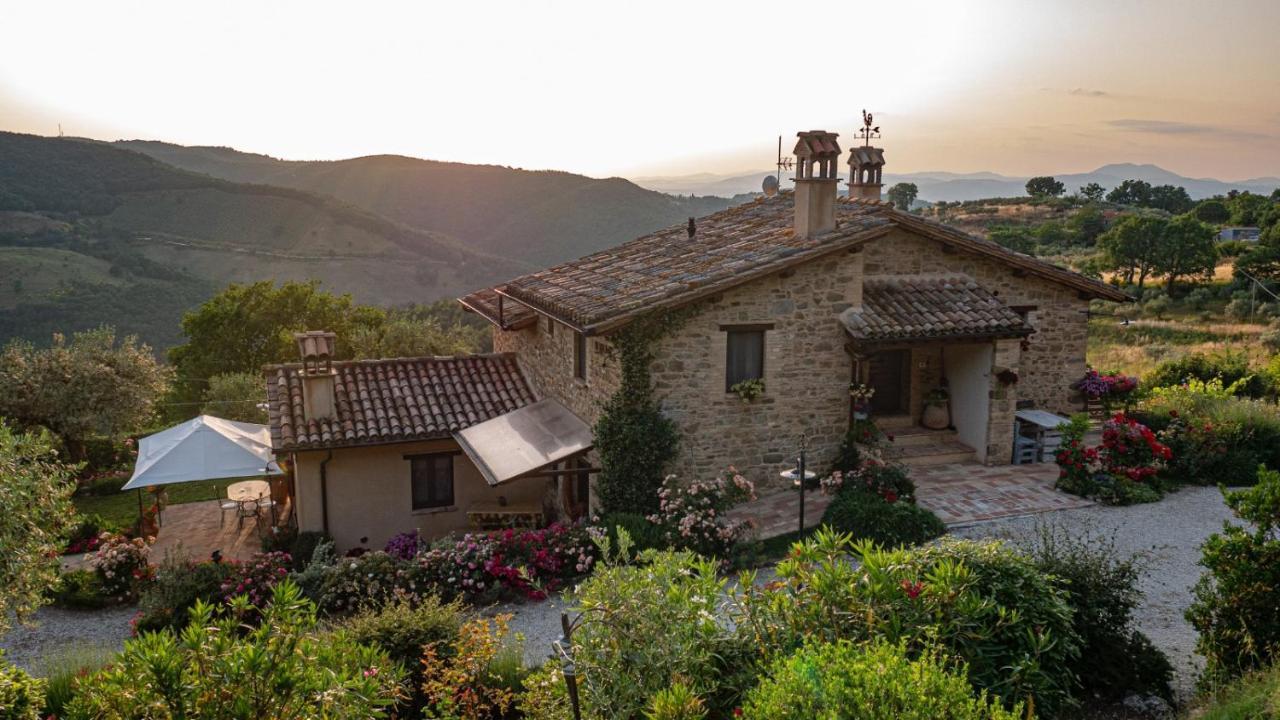 Il Casale Di Fiore Cannara Exterior foto